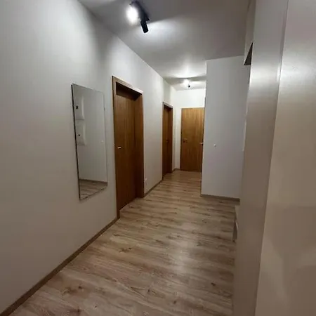 New 2 Bedroom By The Airport - Free Parking Apartment Bratislava